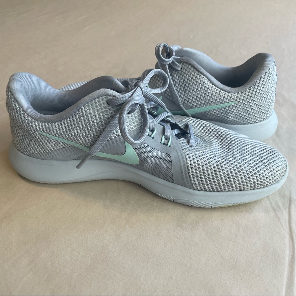 Nike training shoe- women’s size 8